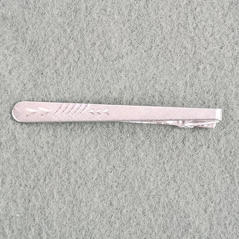 ANSON TEXTURED AND FLORENTINE RAISED INTERESTING DESIGN WIDE TIE CLIP VINTAGE
